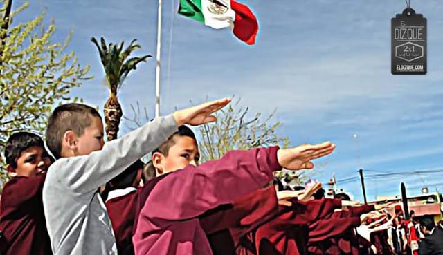 jesfael's tweet photo. @CaydenMarkland Así hacemos el juramento a la bandera... https://t.co/oU8K9Y87rq