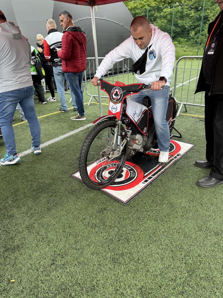 mateuuusz2's tweet photo. Some day at #ManchesterSGP in the fanzone 🤩 https://t.co/9g5J7RoIcu