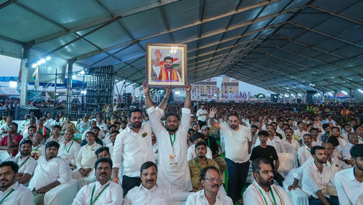 revanth_anumula's tweet photo. ఉప్పల్ పరిధిలో ఈ రోజు రూ.1511 కోట్ల విలువ చేసే పలు అభివృద్ధి పనులకు శంకుస్థాపన చేశాను.

ఆ వివరాలు : 

10 ఎకరాల్లో రూ.98 కోట్లతో నిర్మించే మల్కాజ్ గిరి మునిసిపల్ కార్పొరేషన్ భవన నిర్మాణానికి శంకుస్థాపన.

రూ.960 కోట్ల రూపాయలతో ఏఓసి సెంటర్ లో ప్రత్యామ్నాయ రోడ్ల నిర్మాణానికి శంకుస్థాపన.

రూ.416 కోట్లతో టీకేఆర్ కాలేజ్ జంక్షన్ లో 6 లేన్ల ఫ్లై ఓవర్ నిర్మాణానికి శంకుస్థాపన. 

రూ.37.50 కోట్లతో 100 పడకల మల్కాజ్ గిరి జిల్లా ఆసుపత్రి నిర్మాణానికి శంకుస్థాపన.

అదేవిధంగా క్యూర్ వన్ యాప్ ను ప్రారంభించాను. 

ఉప్పల్ భగాయత్ లో వంజరి కుల ఆత్మగౌరవ భవనాన్ని ప్రారంభించాను.

#UppalDevelopment
#PrajalaPrabhutvam
#Malkajgiri
#Uppal
#RoadInfrastructure
#MunicipalDevelopment
#TKRJunctionFlyover
#CureOneApp
#VanjariAtmagouravaBhavan
#ProgressiveTelangana