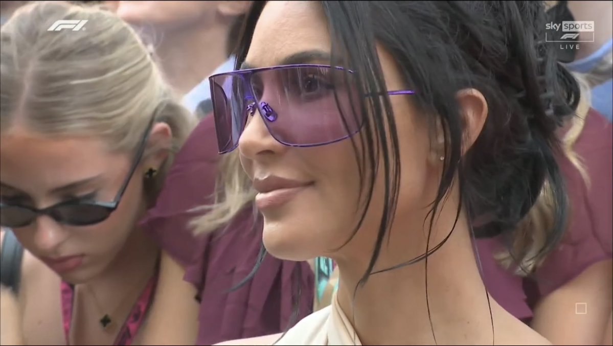 rayontrack's tweet photo. kim kardashian watching lewis hamilton podium 👀🏆 https://t.co/T6Oz2buuoN