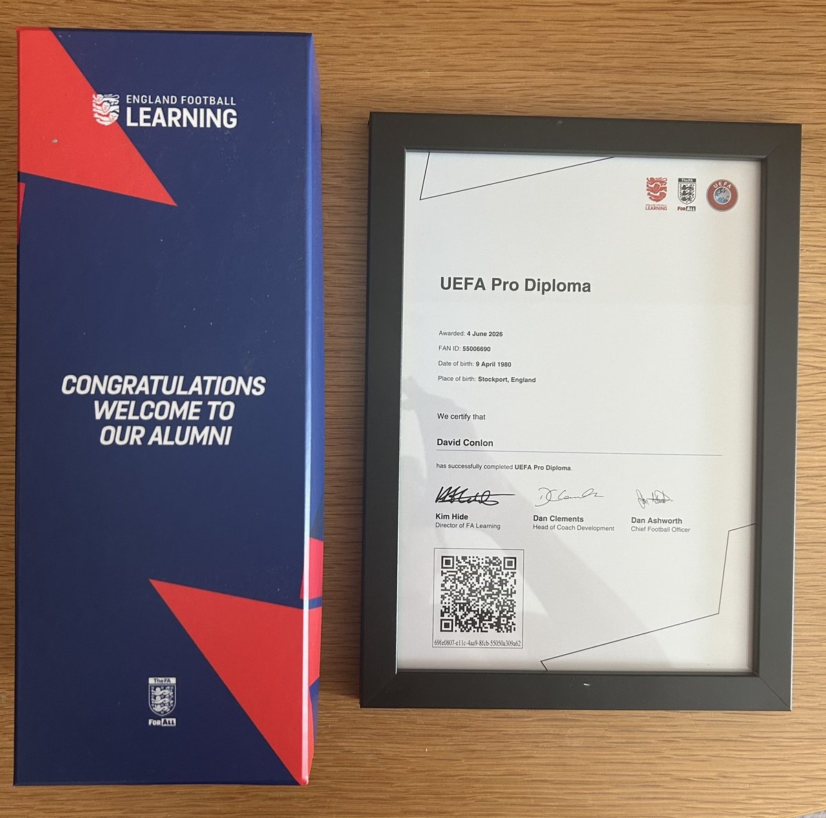 1DaveCon's tweet photo. Delighted to successfully complete the UEFA Pro Licence.

A brilliant 18 months, shared with a fantastic cohort of coaches. 

Thank you to everyone who has been part of this journey. https://t.co/IiHUMVTzLZ