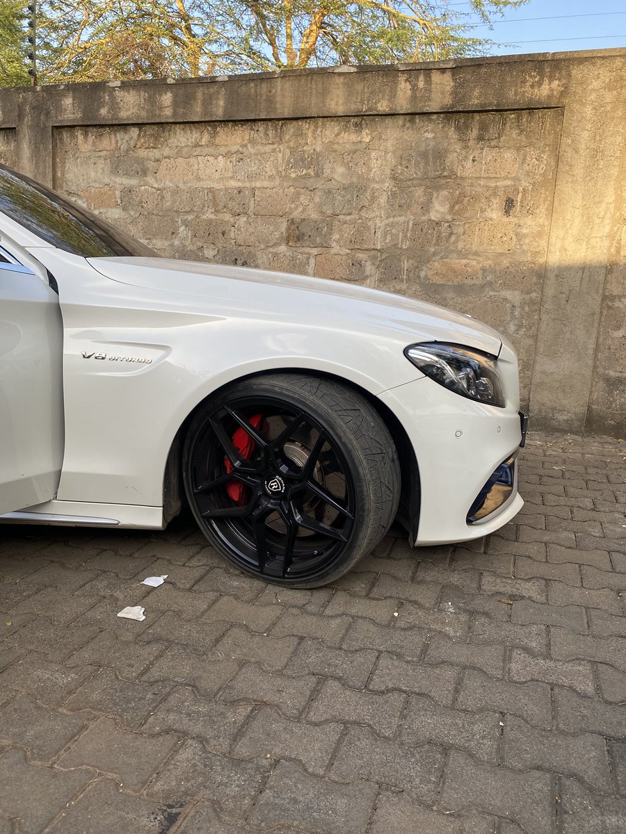brokensuit44's tweet photo. Very nice cars… and one imposter with nice rims https://t.co/V8574jgJPx