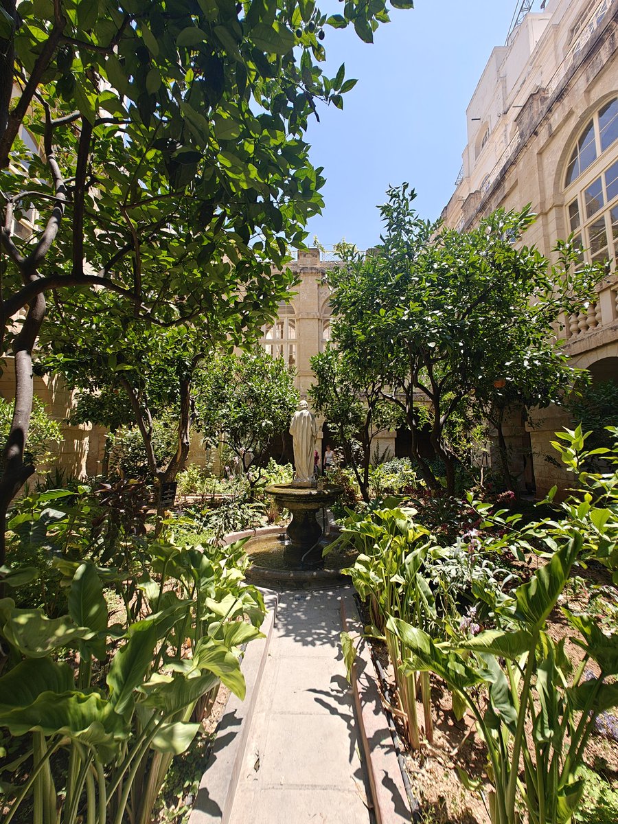 Javo_AV's tweet photo. Malta is absolutely amazing 😍

#birgu #crystallagoon #valetta https://t.co/nrp7h5TWAJ