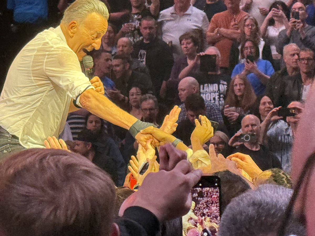 VLafora's tweet photo. @ABessai @springsteen @PaulApp0505 @TheGarden @Mosqueter4 @BDoltri @ToonTravels @tommymcc321 @jkd1969 @Paulhaider74 @mkc0rleone @Emma48998116 @TucciKaren @clock1258 @StanislasPetit @shrewdkitty @NanaTeacher22 @BrianHayes757 @FatOldAnarchist Merci Abder. Happy #SpringsteenSunday.
Come on ππβ!
π· By @PaulApp0505 https://t.co/9cSfrMtQeB
