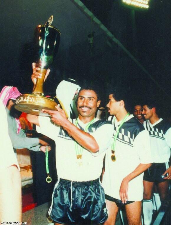 Alihadadi2's tweet photo. انتقل إلى رحمة الله لاعب #المنتخب_السعودي ونادي #الشباب السابق #مساعد_السويلم ..
رحم الله الكابتن مساعد وأسكنه فسيح جناته …

إنا لله وإنا إليه راجعون https://t.co/kCWCaWMTBg