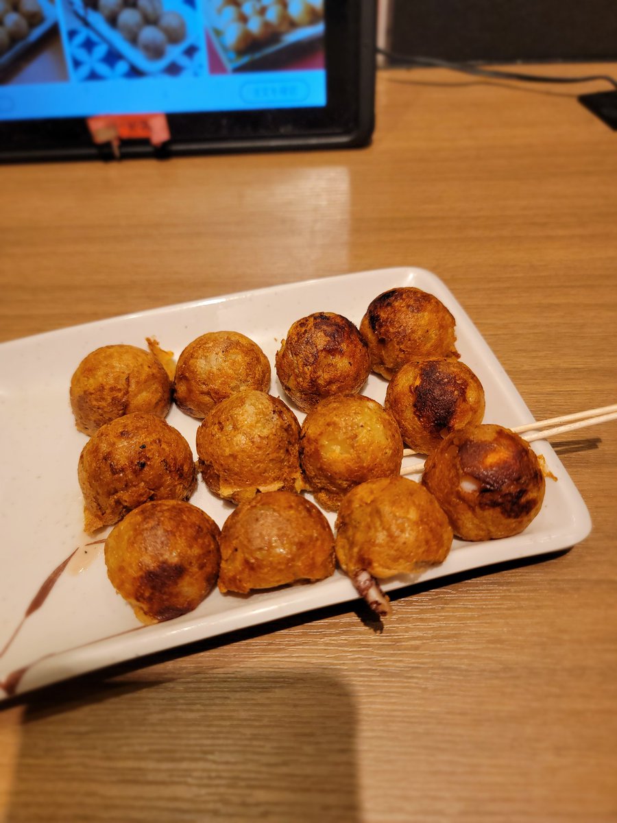 omusubi1979's tweet photo. なんばなんなん
会津屋さん
何もつけないたこ焼き好き🌟
今日から水曜まで大阪 https://t.co/rAhsZBB8za