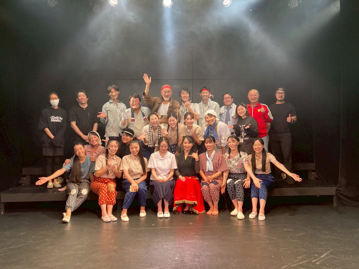 rals1dnj's tweet photo. 【 #終演報告 】

羽原組｢フラガール｣
全12公演終演しました！

いつか関わりたかった作品に参加出来て幸せでした。
無骨で短気で、奥さんを誰より愛してる吾作さんが大好きです。出会えて感謝です。

ご来場いただいた皆様
応援して下さった皆様
本当にありがとうございました。

#フラガール26 https://t.co/kaDwkF1dM9