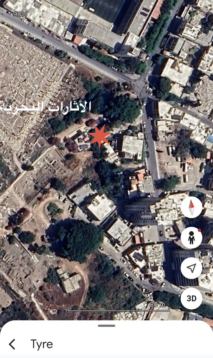 Salah_Halawi's tweet photo. احد الضربات في مدينة صور هيي حرفيًا على بعد خطوات من آثارات مدينة صور البحرية التي تعتبر جزءًا من التراث العالمي لليونسكو.

 فيها المرفأ الفينيقي القديم وقلعة صور البحرية الصخرية التي تعاقبت عليها الحضارات (الفينيقية، الرومانية، والبيزنطية). https://t.co/kQdk54N5jp