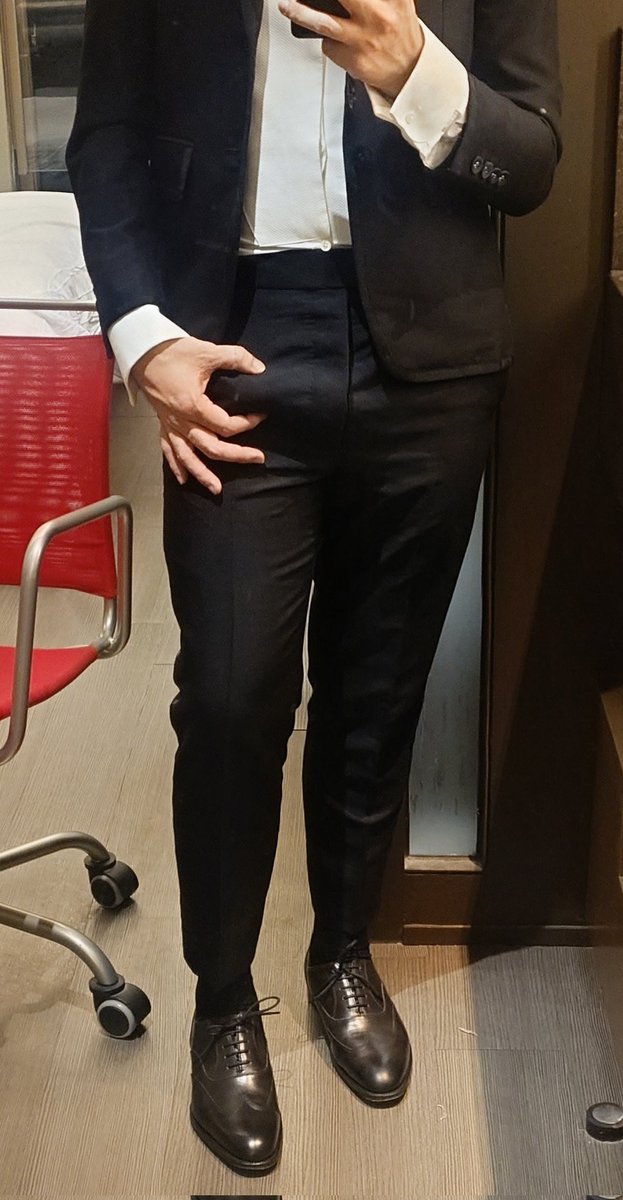 MacauSuit's tweet photo. 睇住相先 https://t.co/dfS8l2SHXg