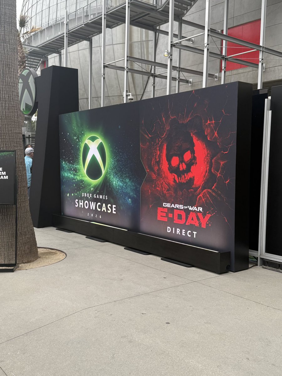 ZombieJester's tweet photo. Big fan of this industry. Thanks @XBOX #XboxShowcase https://t.co/TQcqrDLsrn