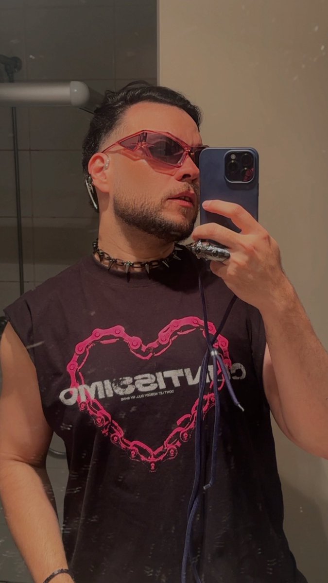 RodLupus's tweet photo. Eu tava muito simpático ontem 😜 https://t.co/J8oMbBMWsQ