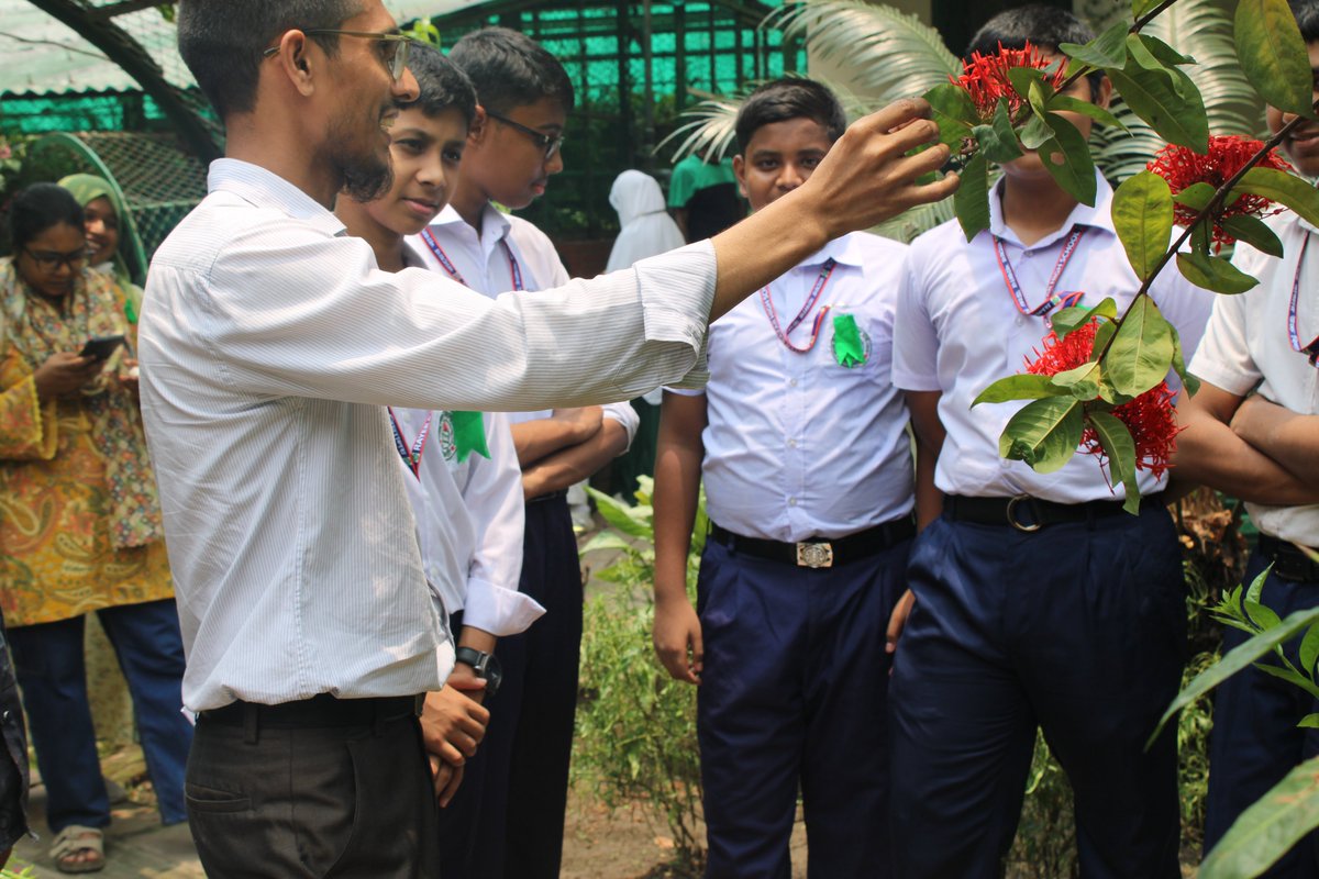 probhaaurora's tweet photo. A meaningful celebration of @MADW &amp; @WorldEnvironmentDay brought together students, youth, educators, and conservation experts for hands-on learning on @biodiversity &amp; @environmentalrestoration through field activities, expert discussions, and creative engagement.
@SERestoration https://t.co/6FDJe8qNJa