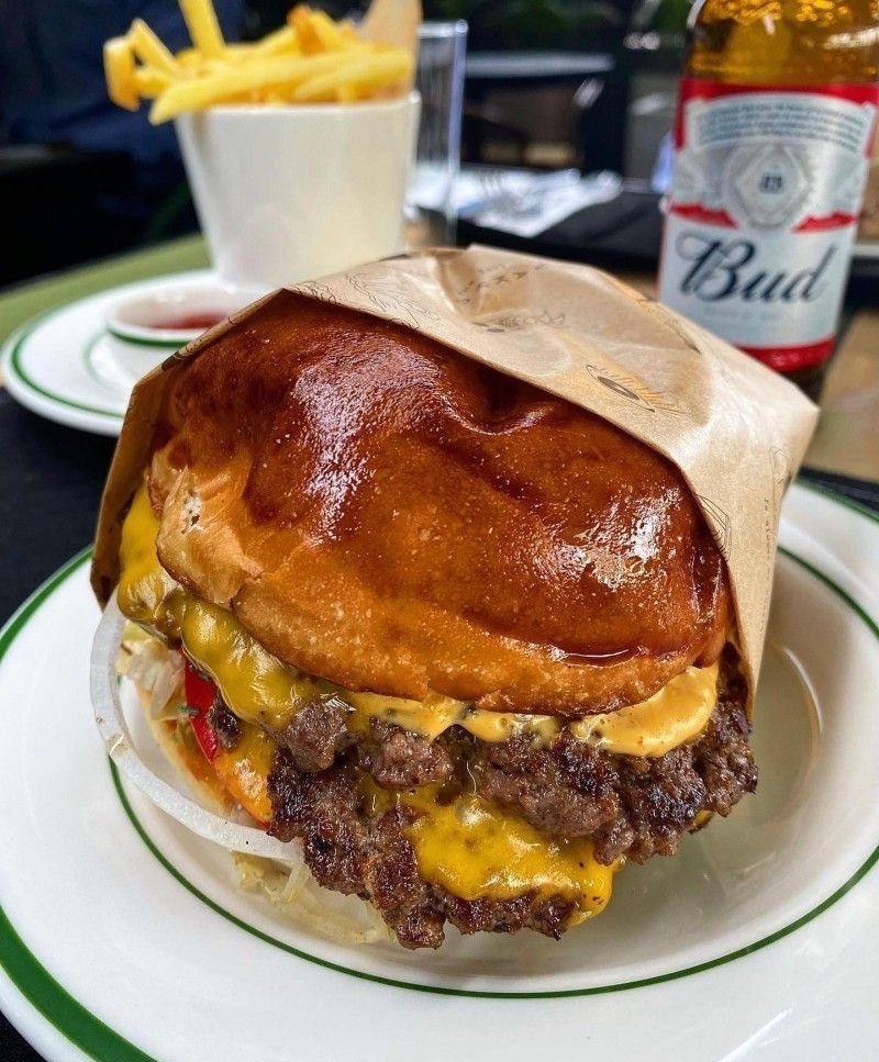 Malones Diner And Bar tweet media