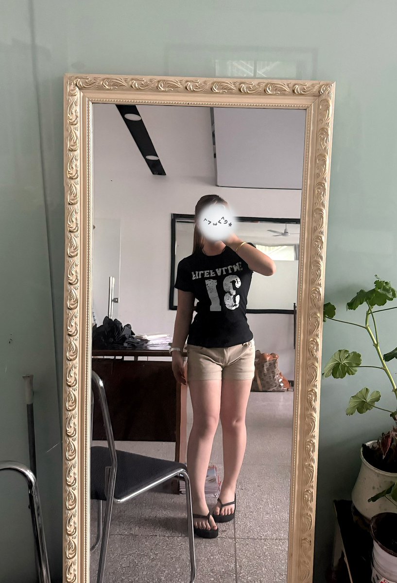csq11113's tweet photo. 求减肥教程！ 别的女生是怎么长得那么匀称的啊🥺 还有个视频太��了不敢发.... https://t.co/BAxhYpO1rR