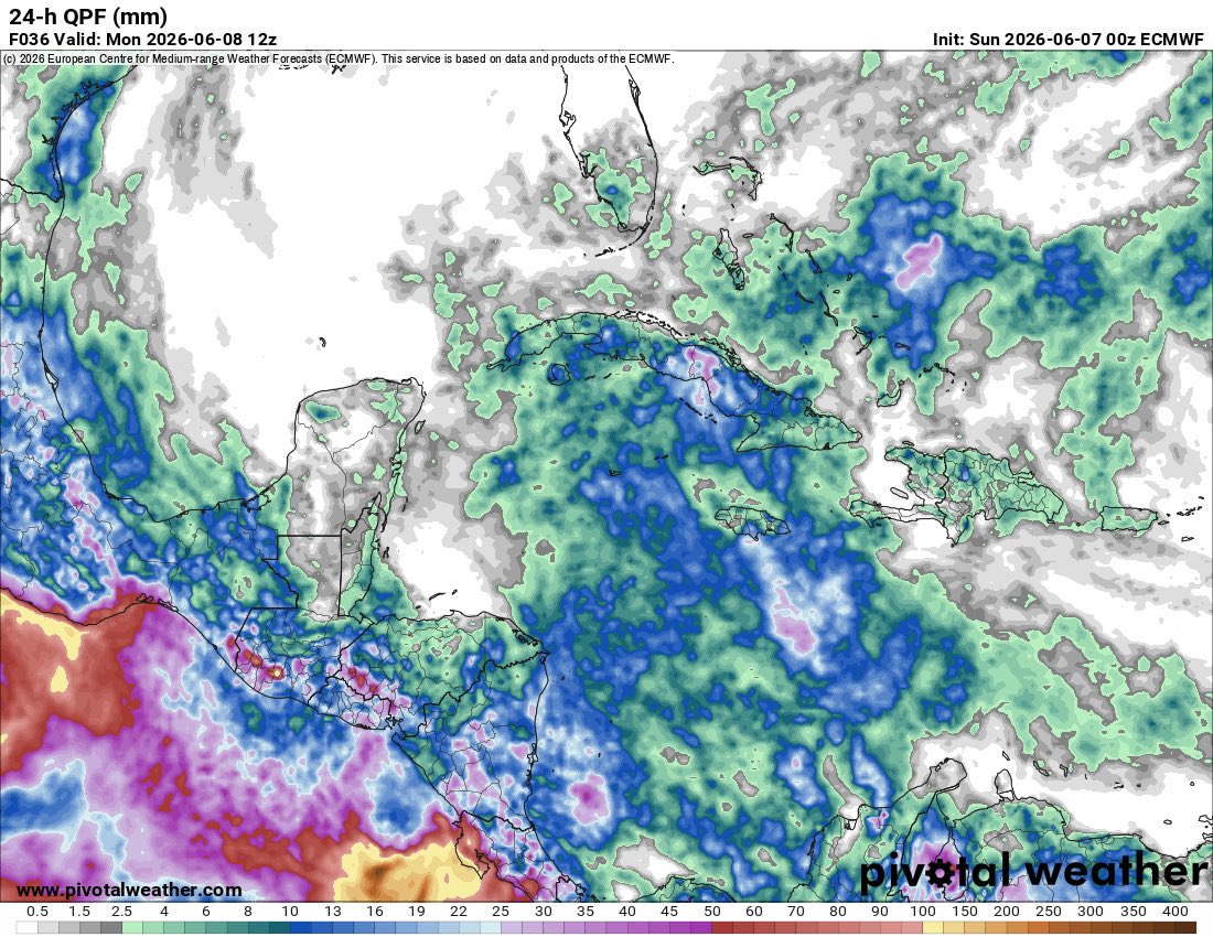 ClimaenGuate's tweet photo. #Alerta
Fuerte ingreso de humedad mantiene alto potencial de lluvias y tormentas en el sur, bocacosta, suroriente, suroccidente, occidente y centro del país, incluso en oriente, sin descartar algunas muy intensas con altos acumulados de lluvia que podrían provocar crecidas de ríos, inundaciones urbanas y deslaves. 

Mientras tanto aire más seco ingresando a Petén y Verapaces sin descartar algunas tormentas dispersas. 

Atentos