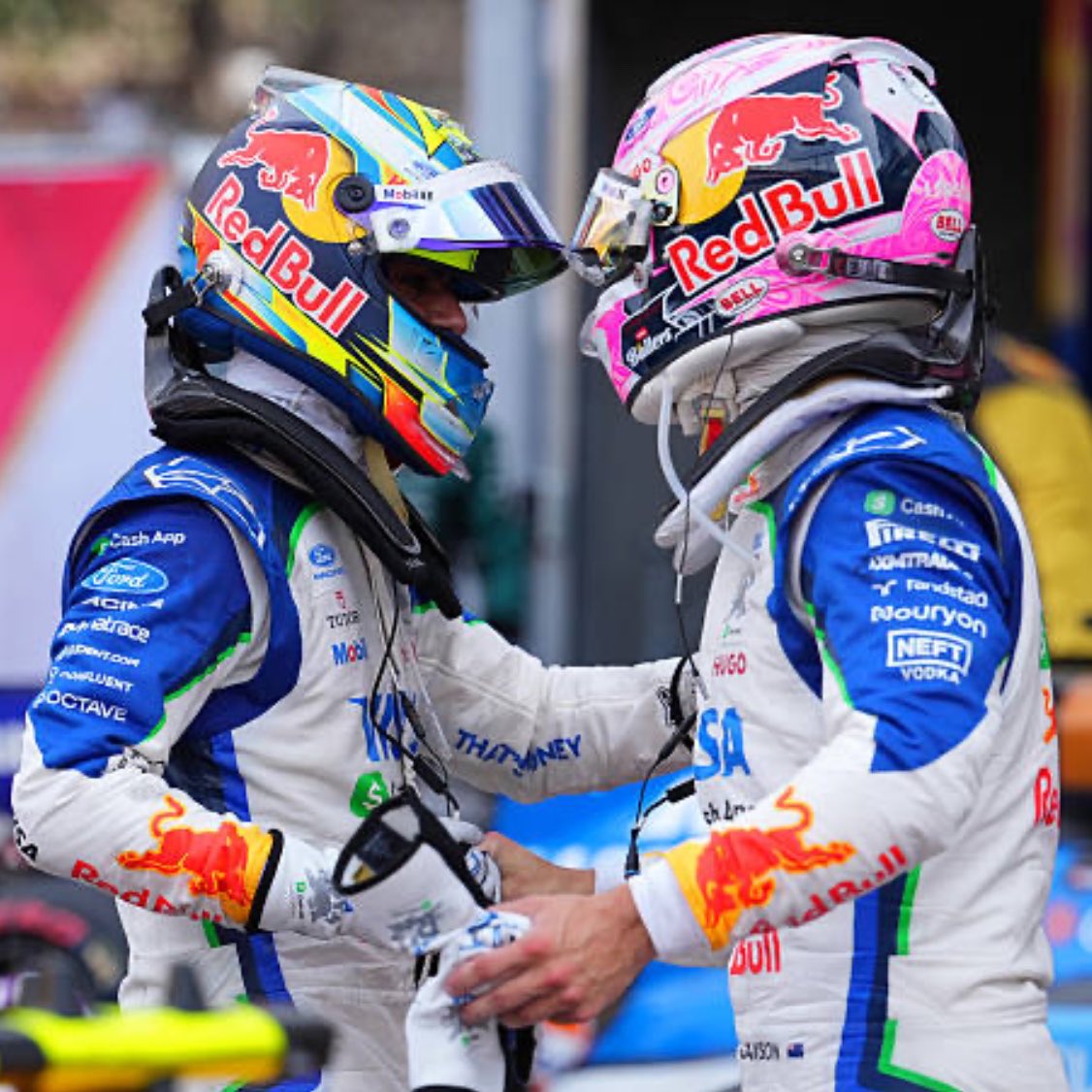 wdcarvid's tweet photo. ARVID AND LIAM AFTER THE RACE🥹 https://t.co/AKCYdpUrxS
