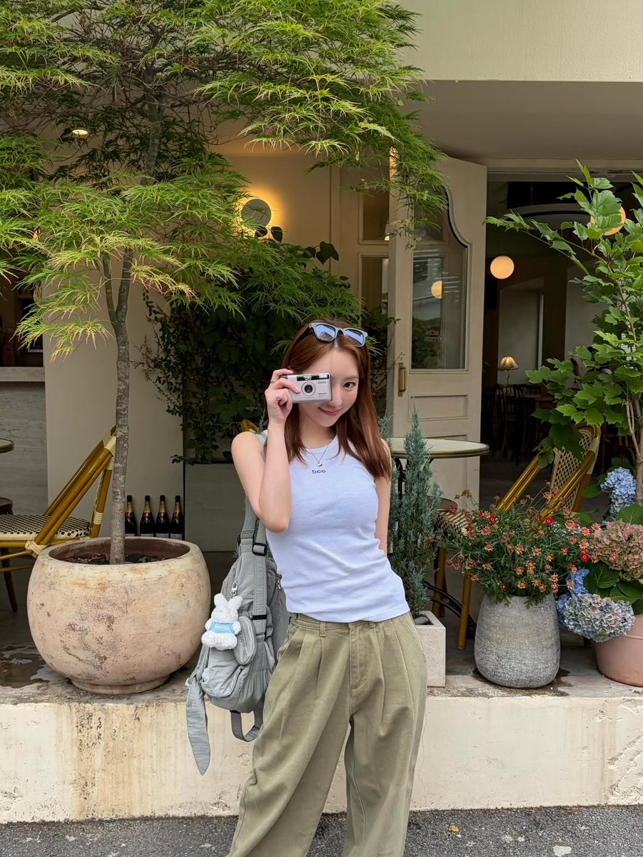 hothdong's tweet photo. HOLYYYY SUA LOOKS ABSOLUTELY GORGEOUS https://t.co/vGnSrpMKUE