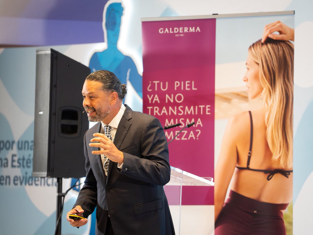 AAsmega32098's tweet photo. El Dr. Alejandro Acuña con su ponencia “Sculptra, pioneros en la bioestimulación. 25 años de evidencia científica y seguridad” del laboratorio GALDERMA.
 
Moderadora: Dra. Paula Fontenla Seco
.
.
.
#ProgramaCientificoASMEGA2026 #PonenciasASMEGA2026 #ASMEGA2026 https://t.co/7BNkr9XMId