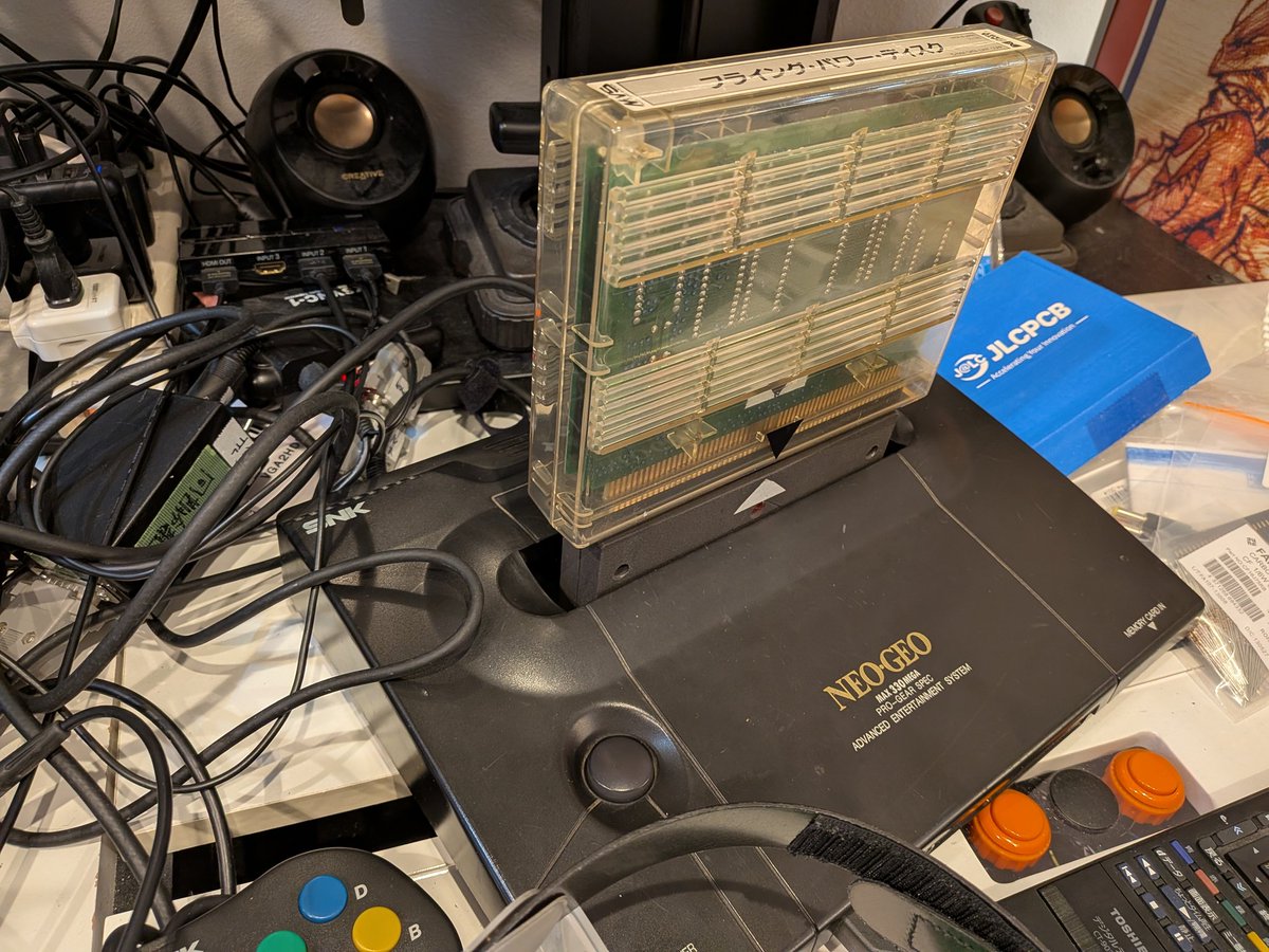 konosuke's tweet photo. Fusion Converter+フライングパワーディスクは、/ROMOEにローパスフィルタを入れた状態で12時間以上動き続けたので一旦終わりw。ただ、やっぱりノイズに弱いのか、他のタイトルよりも物理的な衝撃に敏感な気がする。本体のスロットに大きな「遊び」ができないタイプのシェルを使うのがより安心かも https://t.co/pd4Zm4tWWP