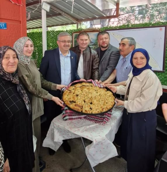rasimefedakar's tweet photo. Nazmi Saatçi Muhtarlığı ve AKDER iş birliğiyle 'Gelenekten Geleceğe' atölyemizi gerçekleştirdik. Teşrifleriyle bizleri onurlandıran Milletvekilimiz Sayın İbrahim Yurdunuseven'e, Afyonkarahisar STİ İl Müd. Sayın Abdurrahman Özdilekler'e ve tüm hemşehrilerimize teşekkür ederiz. https://t.co/we9JWQOvo9