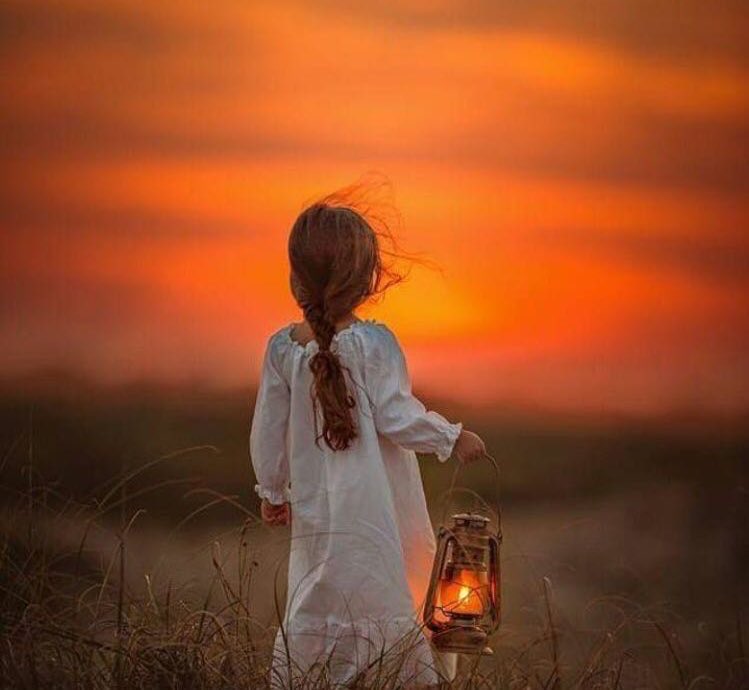 Al_rwaa's tweet photo. غريبة ..
نظرة حائرة كيف كان الأمل..!#رواء https://t.co/WkyZdc3Ue4