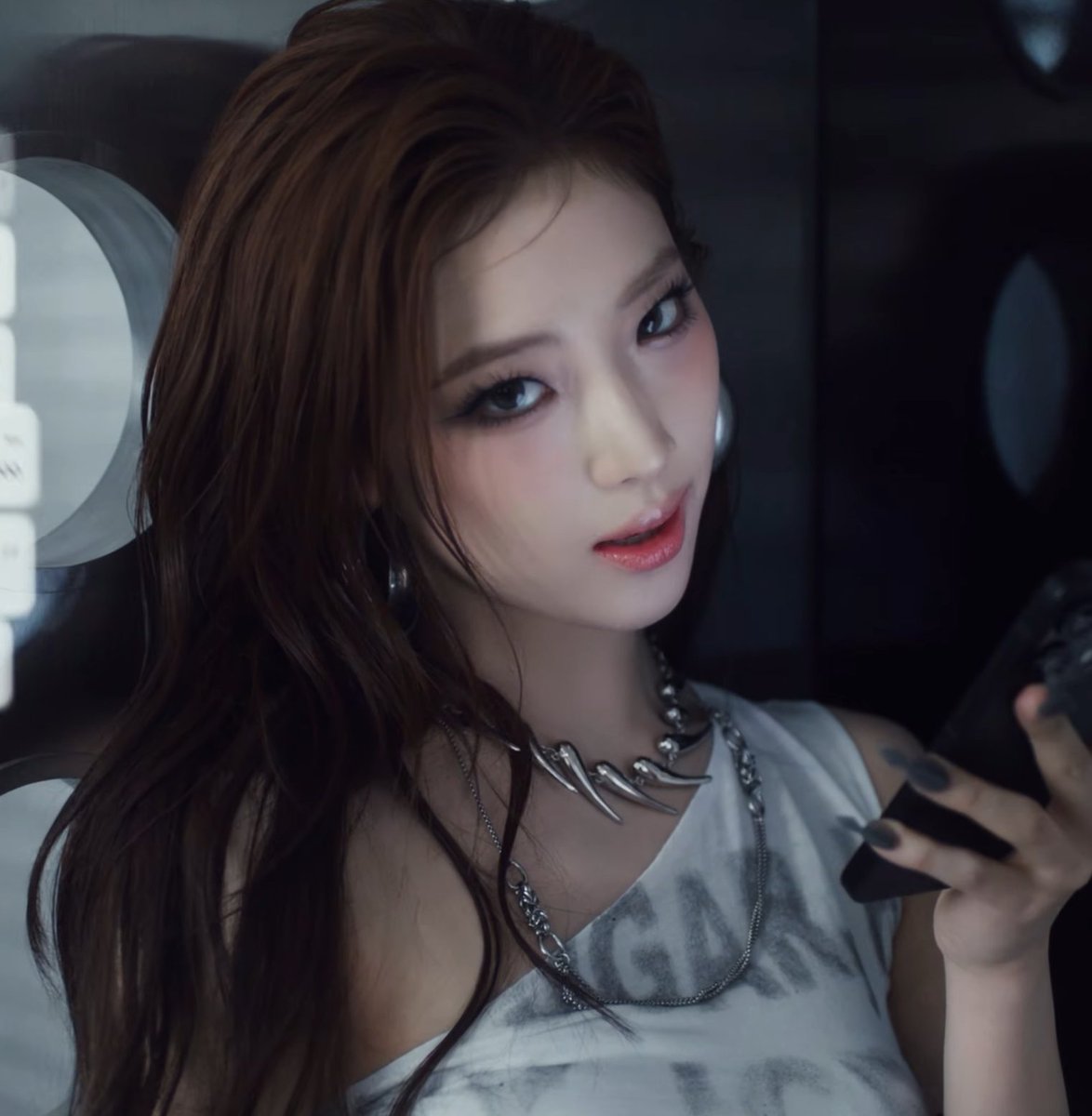 rukapopbase's tweet photo. BABYMONSTER's RUKA intimidating stare and lethal face card for SUGAR HONEY ICE TEA

#RUKA #루카 https://t.co/6WWs780tCa