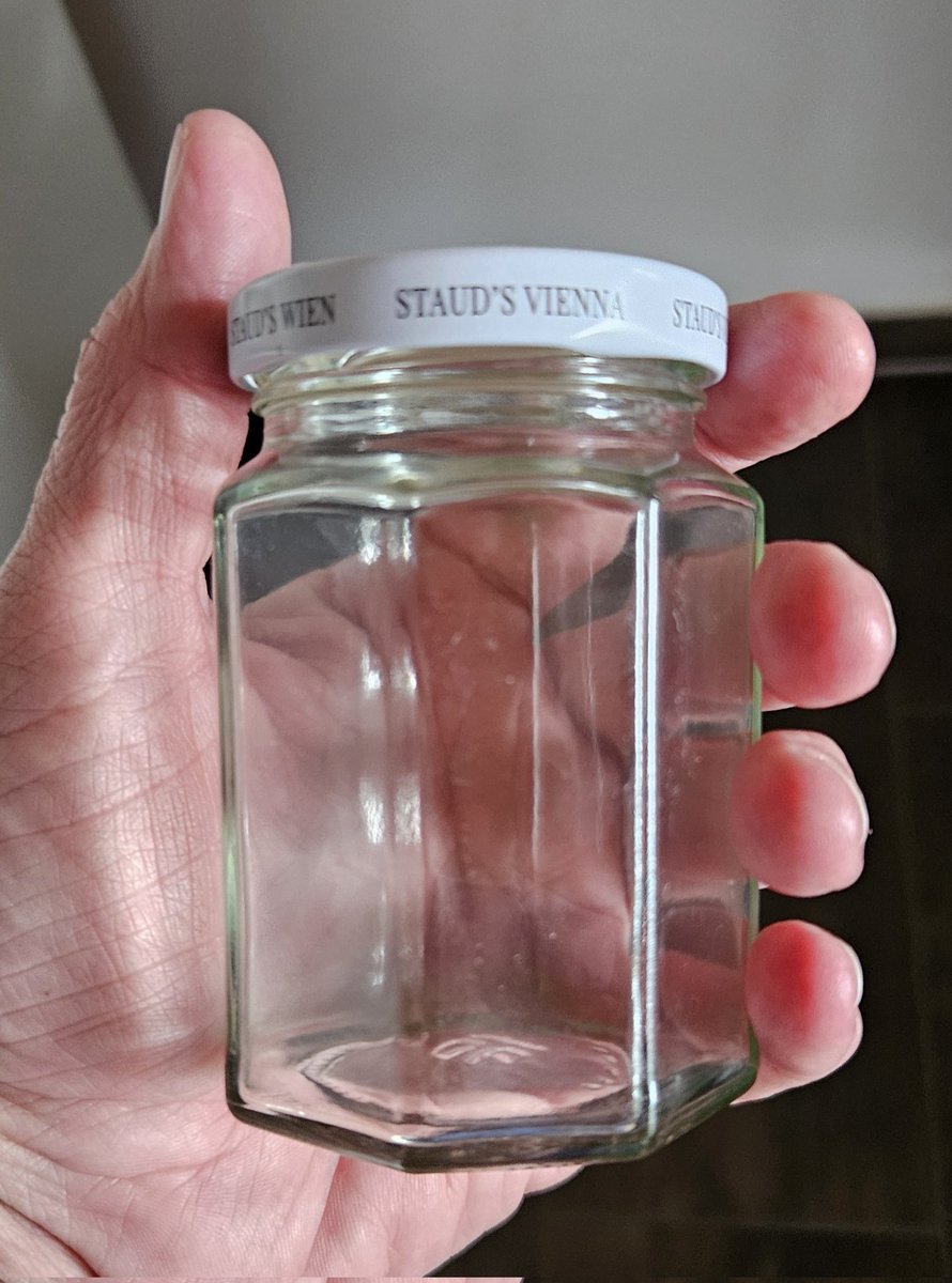 MyGayKicks's tweet photo. special challenge: this glass should be filled with my (and other mans) sperm... https://t.co/TY5qZJyDWb
