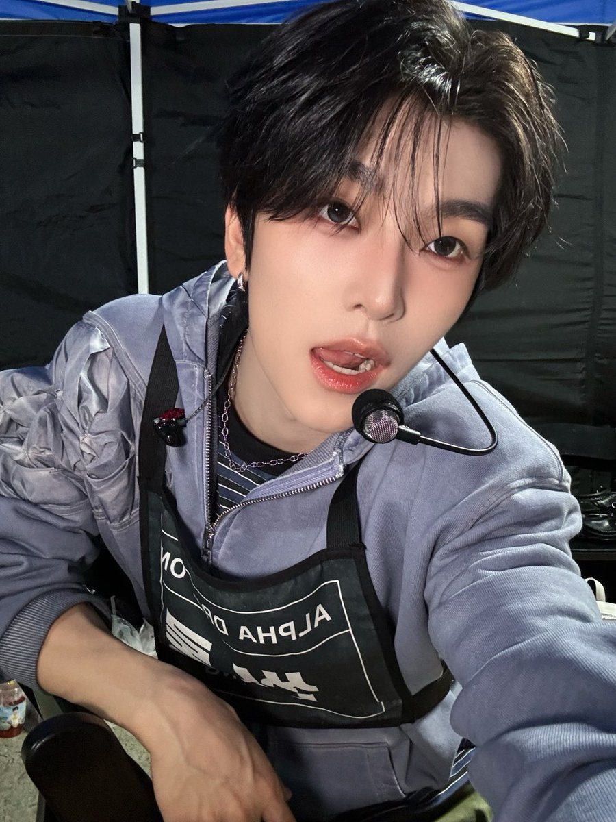 fnoje's tweet photo. He is TESTING ME. https://t.co/LeLEQYvMSw