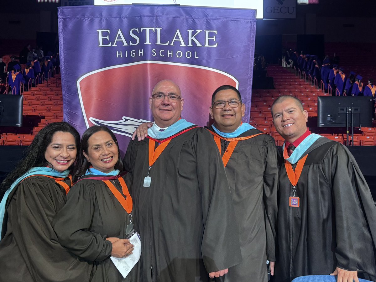 HHeights_ES's tweet photo. I will miss my Eastlake Feeder Principals! We were united by faith, respect &amp; dedication to our scholars. The laughs &amp; camaraderie kept us going! Thank you!

Together, we are better! #TeamSISD #ThrivingAtTheHive https://t.co/onf0LfFjFi