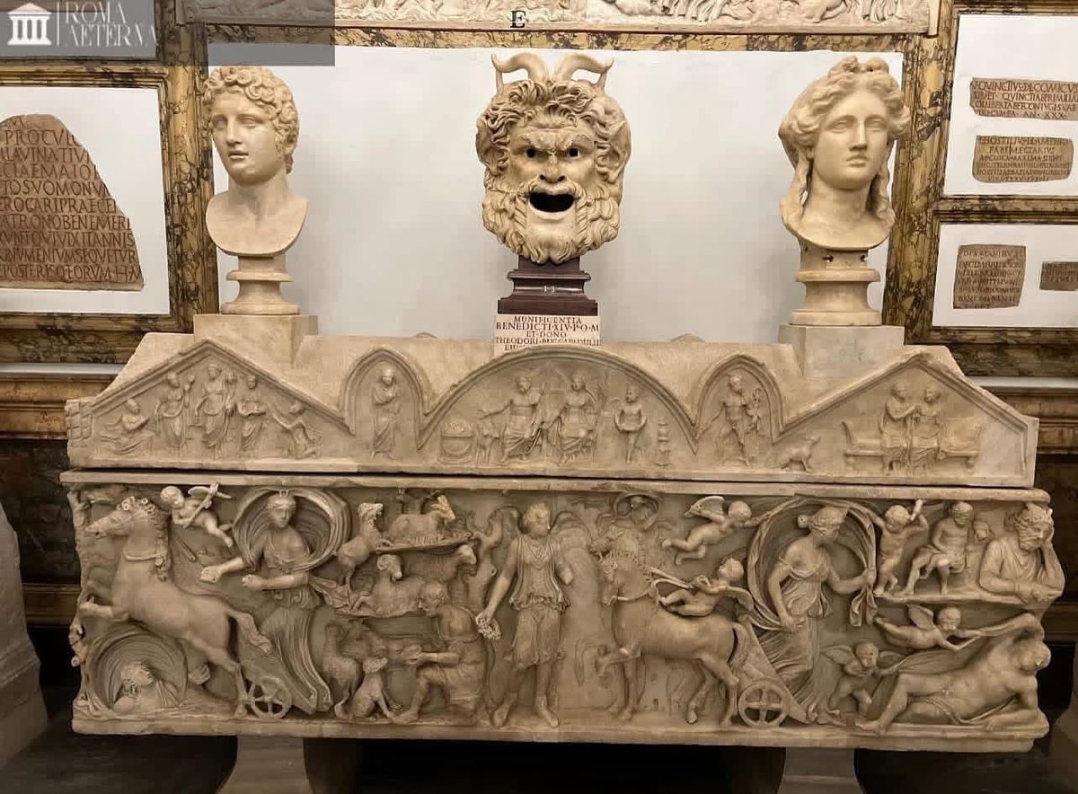 ValeriaAugusta8's tweet photo. Sarcophage en marbre servant de support pour des sculptures aux Musées capitolins à Rome. #museicapitolini https://t.co/nuksOfYcsa