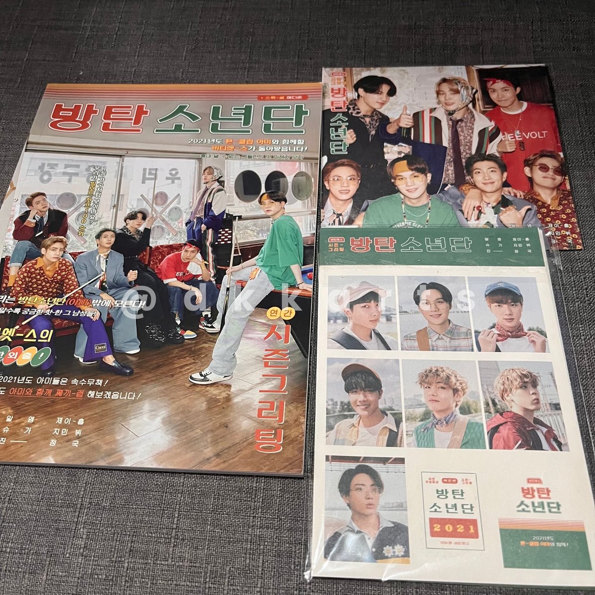 dkkarts's tweet photo. 🍧࿐ #rielsells | wts lfb ph 

BTS Season’s Greeting 2021 set 
- ₱150

BTS Season’s Greeting 2022 set
- ₱150

— all in mint condition
— prio payo / 3 days dop 
— onhand &amp; ready to ship 

dm or reply ‘mine’ to claim! https://t.co/Mx7M3VIO5l