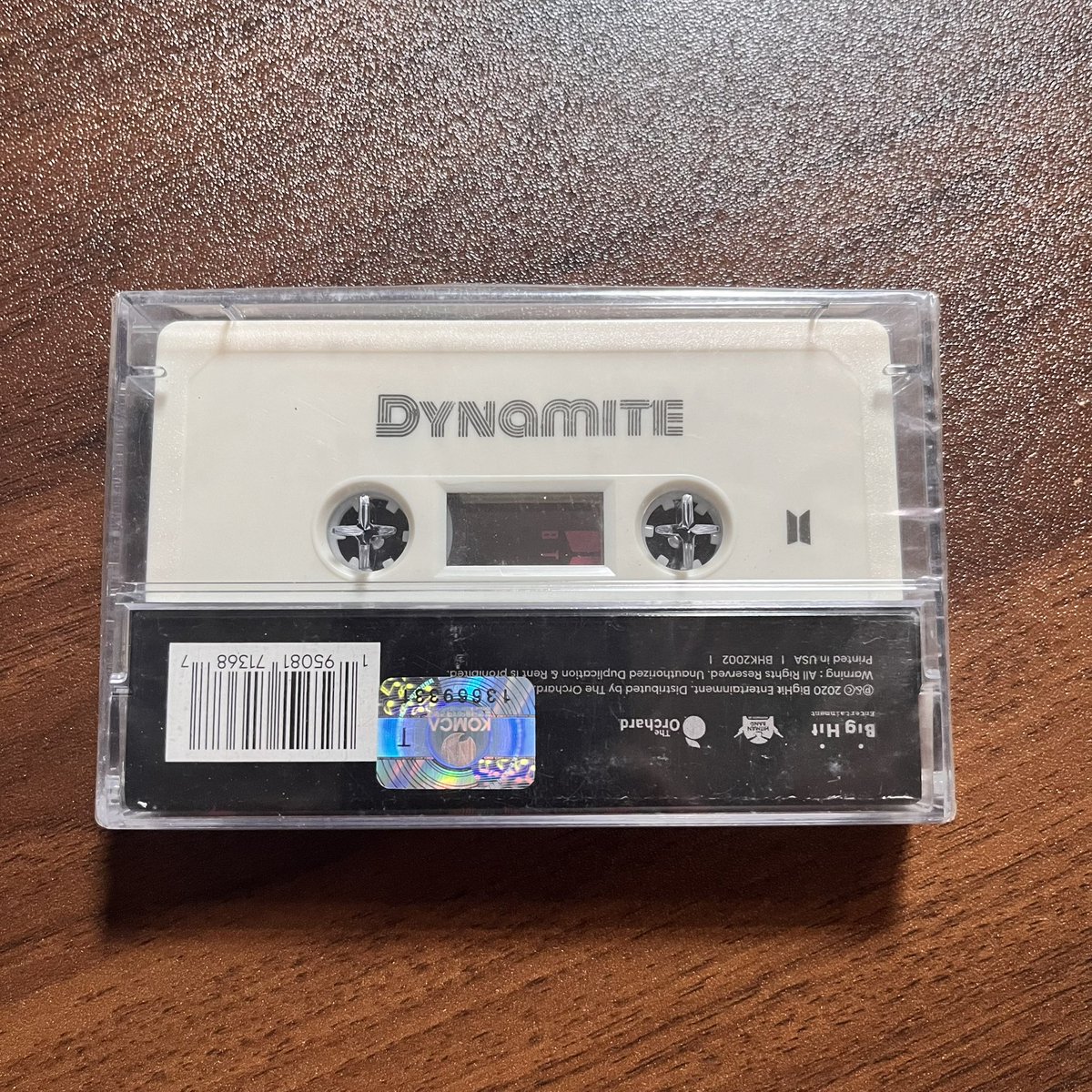 dkkarts's tweet photo. 🍧࿐ #rielsells | wts lfb ph 

BTS Dynamite Casette Sealed 

— ₱150 + pf + sf 
— in mint condition
— prio payo / 3 days dop 
— onhand &amp; ready to ship 

dm or reply ‘mine’ to claim! https://t.co/gKLUu4vqtT