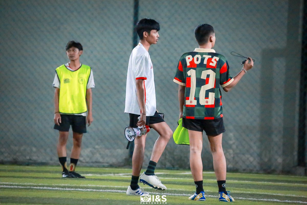 PECELPENYY's tweet photo. sehat seger waras group ⚽️❤️ https://t.co/WgA2mZLL5K