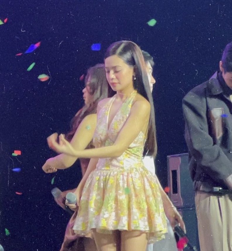 sunkissedbia's tweet photo. to the girl who shines the brightest, works the hardest, and always does her best. i see you, bb, i really, really proud of you today. you did so well, and you did such an amazing job. you were wonderful out there!

ily, and im so proud of you ❤️‍🩹 @biancadeveraa https://t.co/y96a04QiOY