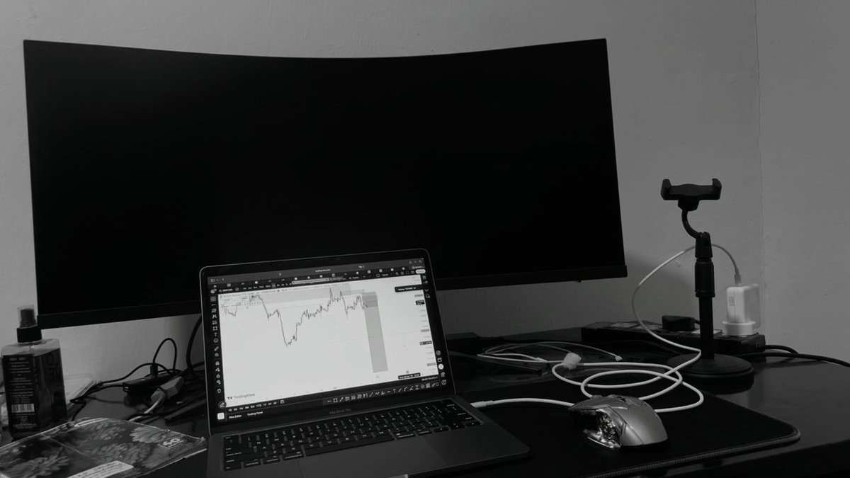 TraderHadesh's tweet photo. Weekend isn’t for switching off. 📈

While others are taking a break, we’re reviewing trades, backtesting setups, and preparing for the new week.

The market rewards preparation more than motivation.

Stay active. Stay sharp. New week, new opportunities. 🔥💯 https://t.co/a7TQz7yWXo