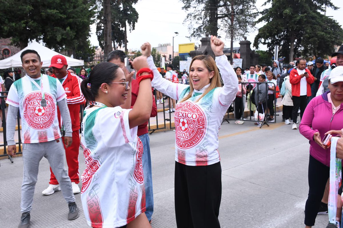 Anaamunizneyra's tweet photo. Este domingo vivimos una gran jornada deportiva y de convivencia familiar con la Carrera 5K “Pasión Mundialista”, donde familias enteras se dieron cita para disfrutar de una mañana llena de energía y actividad deportiva. 

Me dio mucho gusto ver a nuestra comunidad reunida fortaleciendo los lazos que nos unen y promoviendo hábitos de vida saludables.