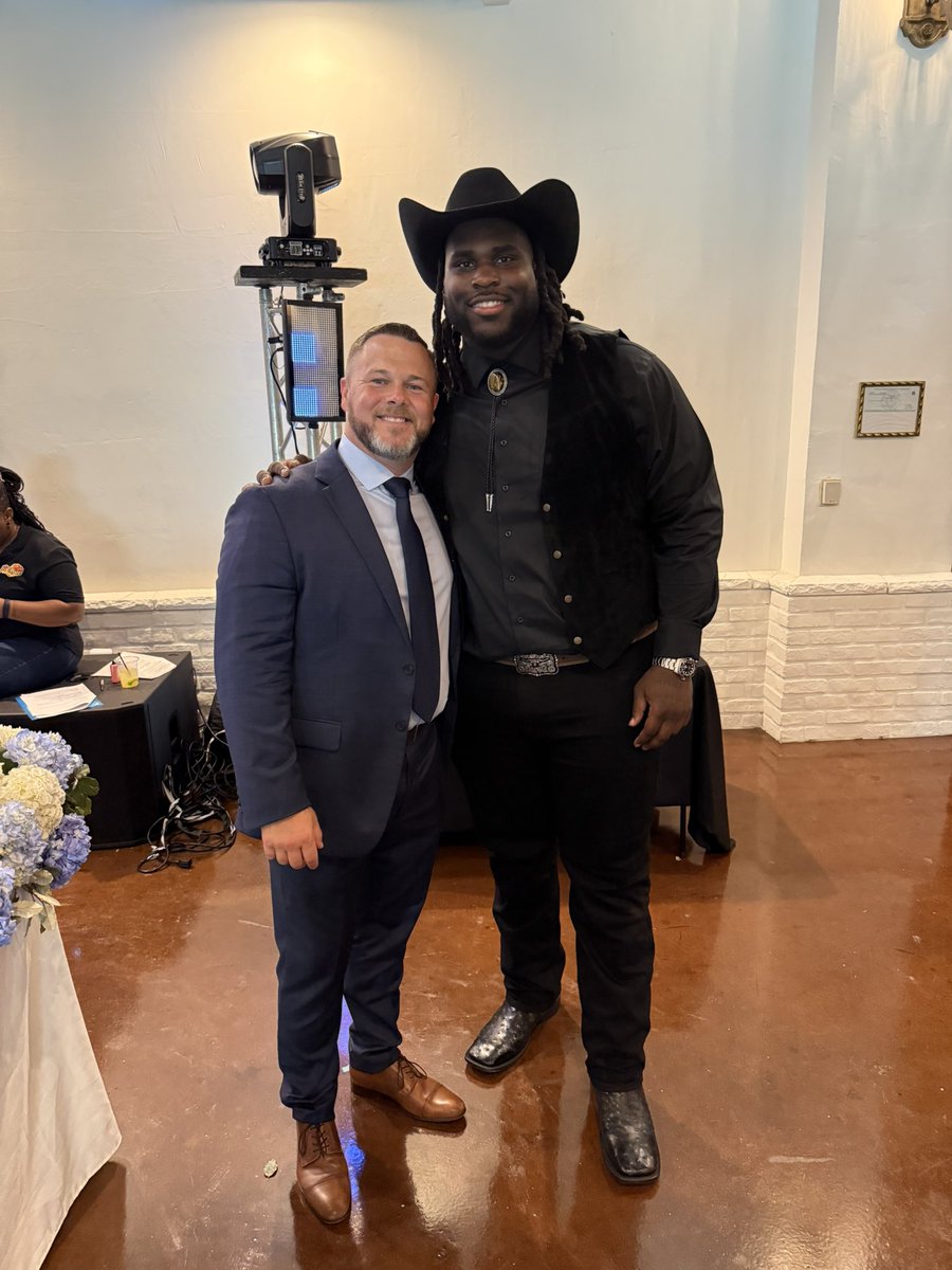 Coach_Coats's tweet photo. Football is Family. It was great seeing all these guys and catching up as we celebrated DeMarvion and Alexis Overshown last night! Very proud of the men you guys have become! #HookEm #FAM1LY https://t.co/4XcwCVWQ1n
