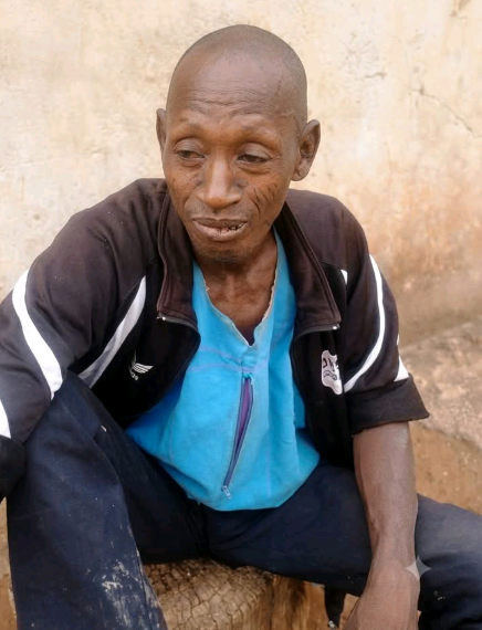 fat0utra's tweet photo. BÉNIN 🇧🇯 #URGENT: C'est Fort,il ramasse 1 000 000 FCFA et le retourne à son propriétaire.

Monsieur Dokotoro #Tanko, habitant du camp peul de Gamia dans la commune de Bembèrèkè, repousse ses limites au profit du bien commun. https://t.co/Njn0wUqIvt