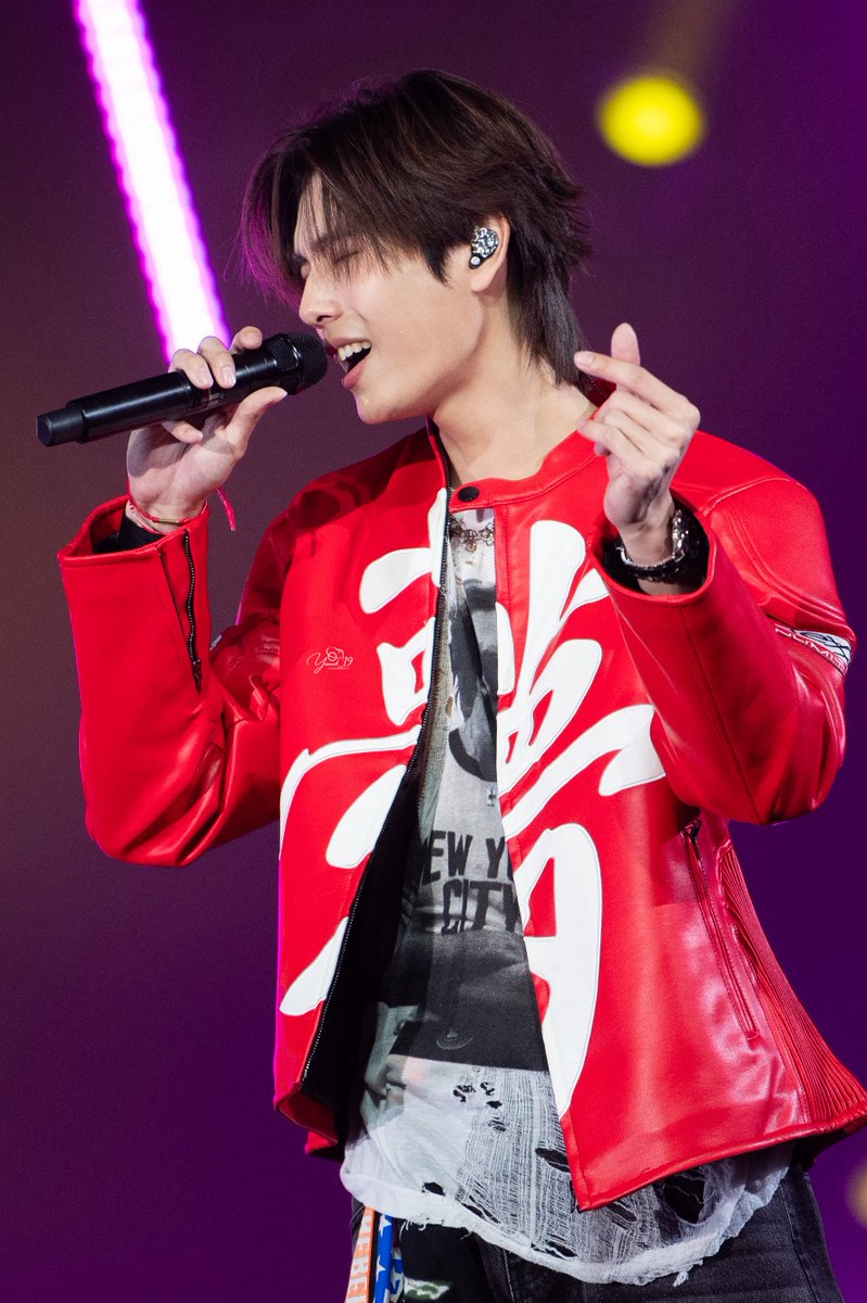 photobyyamed's tweet photo. มินิฮาร์ทึ 🤌🏻

PHUWIN CATTSHIRT STAGE
#CATTSHIRTxPHUWIN
@phuwintang https://t.co/248zU3bQ1p
