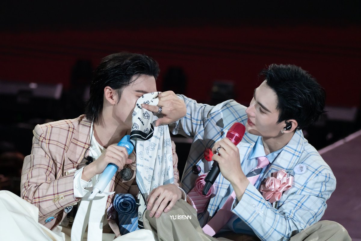 Nnesiiuy_2co's tweet photo. 给小老公擦擦眼泪🫳🏻

PPV FANCON DDAY

#PoohPavelSecondDateFancon
#pavelphoom @pavelphoom
#ppoohkt @ppoohkt https://t.co/ix2B50rdwd