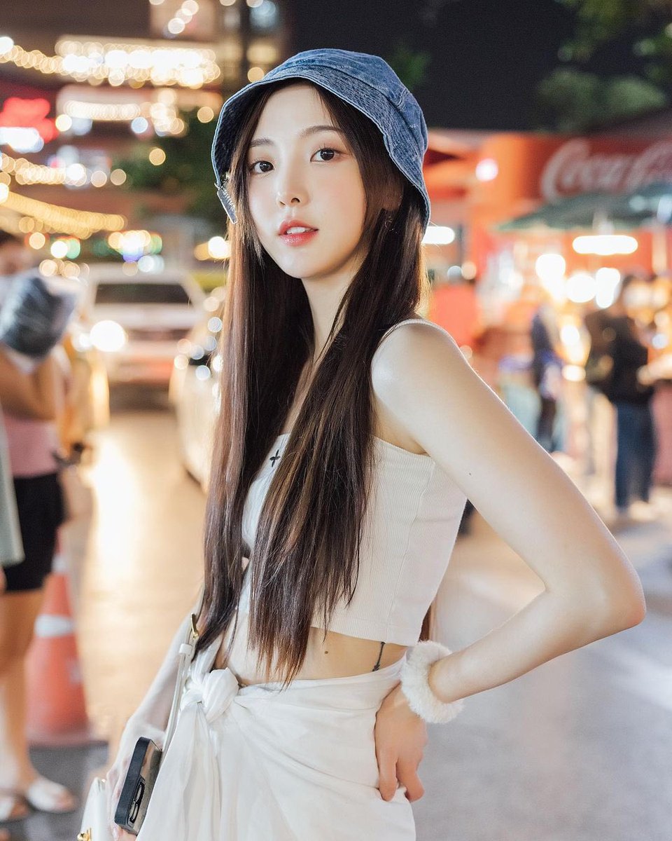 cat71171's tweet photo. ให้เลยสวยตาแตกแค่ไหนแต่ตัวจริงสวยกว่าล้านเท่า ผิวเนียนละเอียด หุ่นบางสวยสมส่วน  หน้าสวยอนิเมะ ยิ้มสวย สวยยยยยยยยยย https://t.co/XSkQC99FyU
