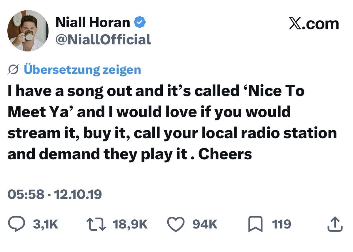 floofsflicker's tweet photo. @raelee514 @foIkhoran I think he does https://t.co/9PjpTCkejI