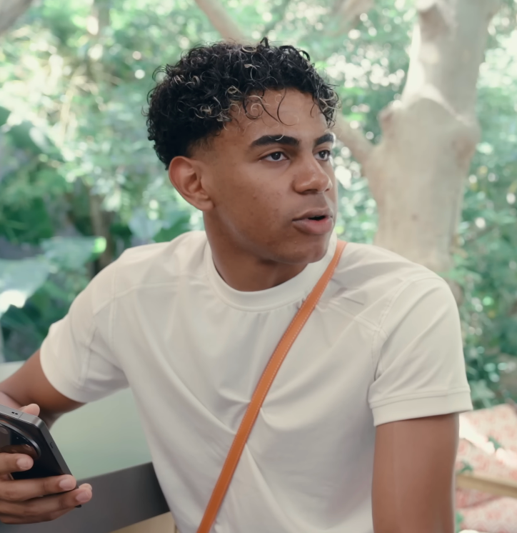 BarcaUniversal's tweet photo. ❗️ Lamine Yamal: "An underrated player? ..."

*One person behind the camera*: "Cole Palmer."

❗️ Lamine Yamal: "No, he is not underrated." https://t.co/c9jlgBGeeQ