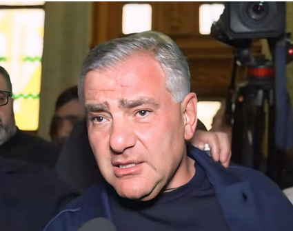 Scum_Hater's tweet photo. Samvel Karapetyan, unlike Kocharyan and Tsarukyan, had never been involved in politics before, and suddenly, he's spending enormous resources and entering Armenian politics. 
Why???
The most obvious reason is that Putin set a condition for the armenian Ivanishvili.
So now he's fighting to save his own money in Russia.
People like that would sell their own mothers to keep their money.