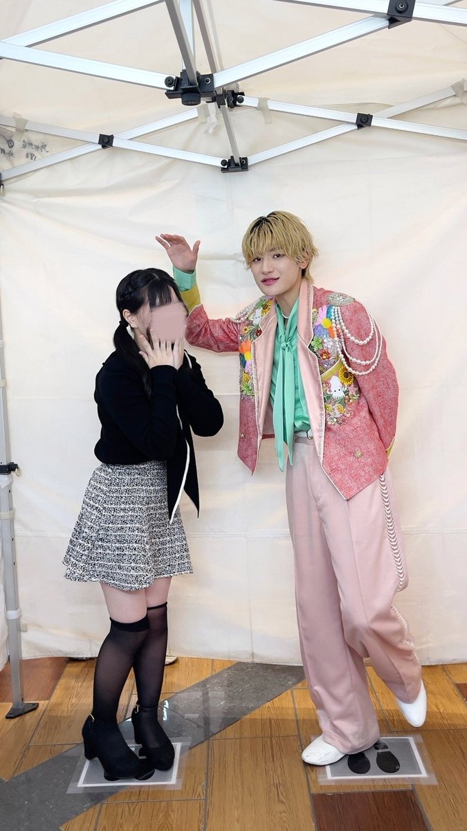 KAWAIISHUTO's tweet photo. 6/6♡6/7
「妹みたいに可愛がってください!!」の結果がこちら🙀💘
ファイナル、入ってすぐ名乗ったら「はい知ってます‼️」って言われて大混乱してしまったᵕ̩̩_ᵕ♡メロコレお疲れ様🥂❤️ポーズほぼ一緒で笑えん。
 #Lienel_メロコレ  
#リエネルのリリイベ楽しい https://t.co/o4GZwVXpVY