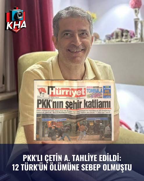 specialist1998's tweet photo. Rahmi Koç bir fıkra anlattı. Fıkra yüzünden Kürt ve kadın kelimelerini kullanarak Rahmi Koç'u linç etmeye çalışan sosyal medyacılar, aralarında çocuk ve kadınlar bulunan 12 vatandaşımızı diri diri yakan resimdeki tescilli terörist, seminer ayağına kapı kapı dolaşıp katliam hikayeleri anlatırken, tek kelime etmeyip susuyorlardı. Ya x platformu iyice ılıklaştı, ya da terör destekçisi kürdo faşistler burayı da ele geçirmeye başladı. Kendinize gelir misiniz?