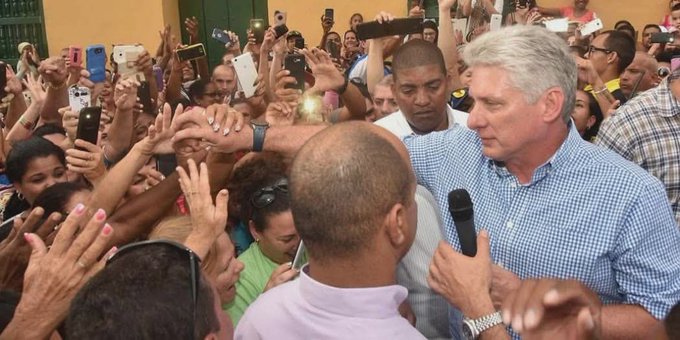 cubacooperaven's tweet photo. "Cuba quiere la paz... Seguimos apostando x un clima d entendimiento c/EEUU s/la base del respeto mutuo... Ahora bien, ¡si la patria es atacada, responderemos en legítima defensa! Y, si intentan entrar, q no quepan dudas: ¡Habrá combate decidido y firme!" @DiazCanelB
#CubaVencerá https://t.co/pPZvuNFxET