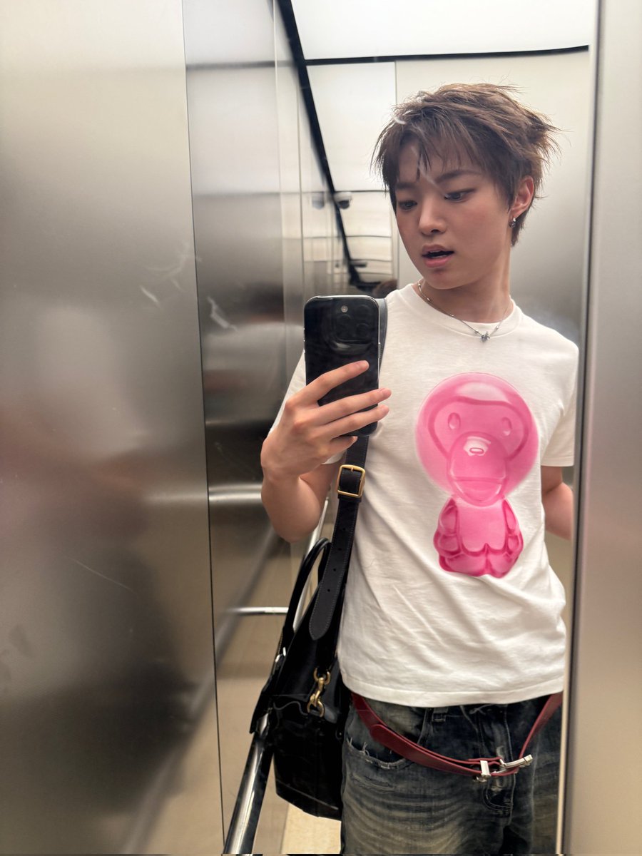carboweno's tweet photo. your boyfriend thats a little gay.... ig https://t.co/SSq2VZoAAh
