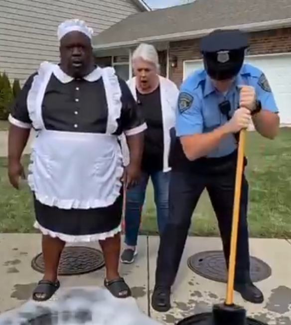 TheRealLordGS's tweet photo. @ib_Ailen we just gonna ignore the fact that a cop, a dude dressed as a maid, and an old lady are like trying to unclog holes outside? https://t.co/k0ShtaUF6F
