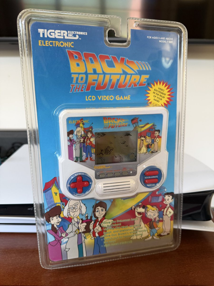collectbttf's tweet photo. The #videogame industry has certainly matured significantly over the years. But there’s plenty to miss about the simplicity and novelty of the old days. This #backtothefuture handheld from Tiger Electronics is the quintessential time capsule piece to represent 90s handheld toys. https://t.co/HgzmoeyTfo